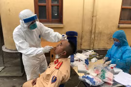 [CLIP] Lấy mẫu xét nghiệm Covid 19 cho hơn 1.000 cán bộ chiến sỹ Công an Hà Nội