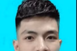 Cho rằng bị nhìn đểu, nam thanh niên vác kiếm chém đối phương