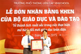 Vinschool vinh dự đón nhận Bằng khen của Bộ Giáo dục và Đào tạo