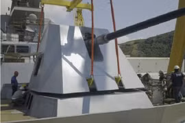 Ấn Độ quyết định sắm pháo cho chiến hạm tự đóng