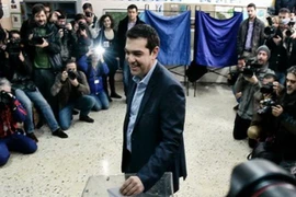 Đảng cánh tả Hy Lạp giành chiến thắng, EU lo, Nga mừng