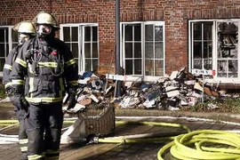 Báo Đức bị tấn công vì tái bản tranh biếm hoạ của Charlie Hebdo