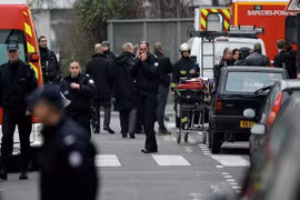 Vụ nổ súng ở báo Charlie Hebdo: Nghi can 18 tuổi có chứng cứ ngoại phạm