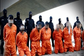 Lộ video 8 cảnh sát Iraq bị tổ chức Nhà nước Hồi giáo IS xử tử