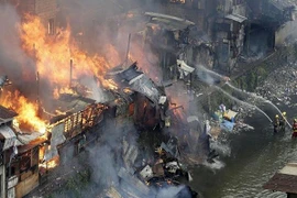 Cháy lớn tại Philippines, thiêu rụi 2.000 ngôi nhà