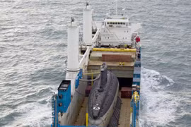 Tàu ngầm Kilo Hải Phòng rời Singapore lên đường về Cam Ranh