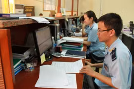 Tỷ lệ doanh nghiệp phải "lót tay" cho hải quan tăng
