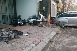 Khẩn trương điều tra, làm rõ vụ xe camry đâm chết 3 người trên phố Ái Mộ