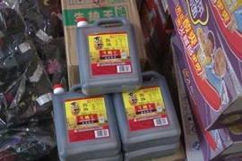 Thu giữ một lô hàng thực phẩm Trung Quốc nhập lậu