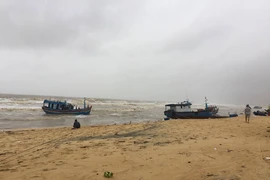 Gần 40 tàu cá bị lũ cuốn trôi