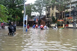 Quảng Ngãi: Lũ dâng cao, nhiều vùng dân cư bị ngập 