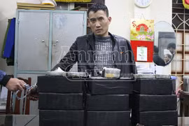 Dùng xe tải vận chuyển 103 bánh heroin, nổ súng khi bị Công an vây bắt