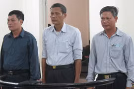 Mở thầu thất bại, chủ tịch xã bán đất công như... đất tư