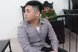 Đánh người cướp của, còn giải nạn nhân lên công an hoang báo