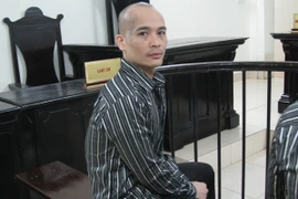 Dùng “hàng nóng” bắn người liên tiếp, ra tòa lại bảo súng chỉ hạ gục được chim