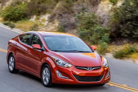 Hyundai Elantra 2016: Thêm lựa chọn, cải thiện thiết kế