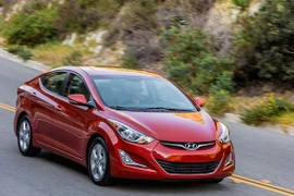 Hyundai Elantra 2016: Thêm lựa chọn, cải thiện thiết kế