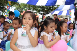 Vinamilk tiên phong đi đầu trong chương trình sữa học đường, vì một Việt Nam vươn cao