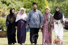 Indonesia: Đàn ông muốn "dăm thê bảy thiếp" phải đóng thuế