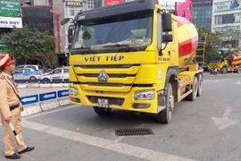 Truy rõ, xử nghiêm xe tải vào phố cấm