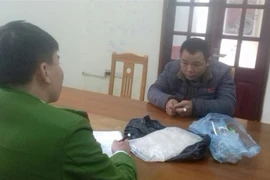 Giấu 1kg ma túy đá dưới ghế lái xe tải