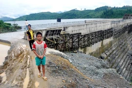 Trượt chân từ đập Thủy điện Sông Tranh 2, một bé trai tử vong