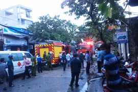 CẬP NHẬT: Nổ lớn tại kho hoá chất ở quận 12, hàng chục nhà sập và nhiều người thương vong