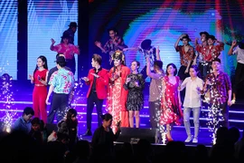 Trường Giang kéo 4000 khán giả tới liveshow, bất chấp mưa bão