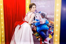 Ngọc Trinh xuất hiện lộng lẫy ra mắt bộ phim "Đấu trường âm nhạc"