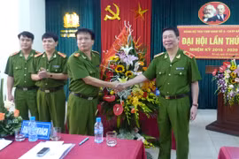 Ra sức thi đua hoàn thành nhiệm vụ mới