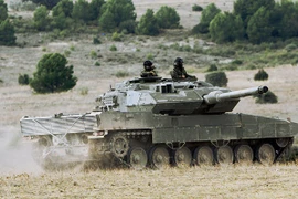 Tây Ban Nha xác nhận kế hoạch gửi xe tăng và binh sĩ tới Latvia