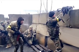 Chỉ huy DPR: Kiev đang tăng cường quân sự sát giới tuyến Donbass