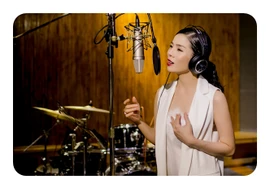 Lệ Quyên khóc khi thu âm CD nhạc Lam Phương 