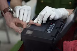 CAP Trung Văn nỗ lực phục vụ nhân dân làm thủ tục cấp căn cước gắn chíp