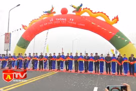 Chính thức khai thác trở lại cầu Thăng Long