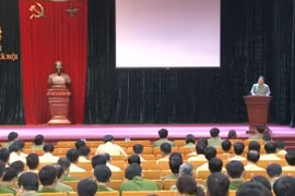 Khai giảng lớp bồi dưỡng công tác Đảng cho các Bí thư chi bộ