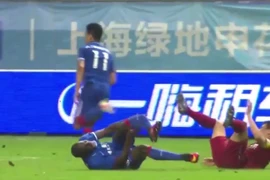 Demba Ba - cựu sao Chelsea bị gãy chân kinh hoàng tại Trung Quốc