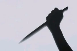 Nghi vợ ngoại tình, chồng dùng dao đâm tử vong tại chỗ