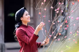 Nguyễn Thị Loan về Phú Thọ học hát Xoan