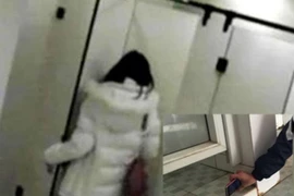 Mắc chứng thị dâm, chuyên quay lén trong nhà vệ sinh nữ