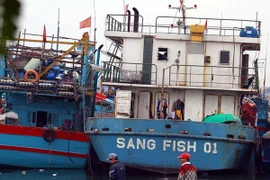 Ngư dân trả lại tàu vỏ thép vì đi 10 chuyến hỏng 4 lần