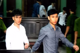 Bênh mẹ, hai anh em ruột cùng lĩnh án vì tội giết người