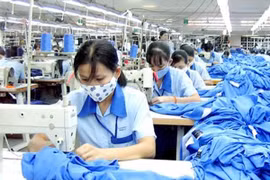 Đề xuất nới lỏng quy đinh về thời gian làm thêm