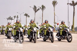 Diễn tập: Cảnh sát bảo vệ quật ngã nhóm đối tượng gây rối