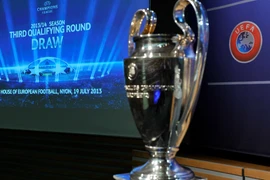 Man City năm thứ 3 gặp khó, MU dễ thở