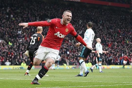 Rooney sẽ ra sân trận chiến với Tottenham 