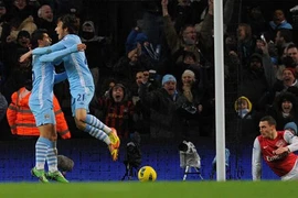 Man City đòi lại ngôi đầu