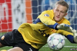 Lindegaard không đến MU để dự bị