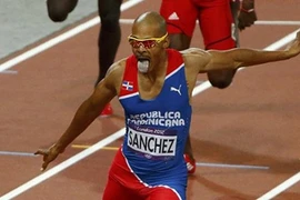 VĐV sắp bước sang tuổi 35 giành HCV chạy vượt rào 400 mét