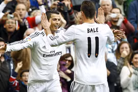 Ronaldo vượt lên trên Messi